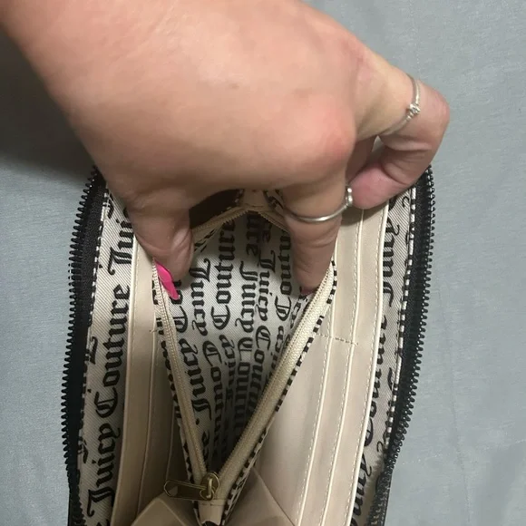 Juicy couture wallet - Picture 5 of 7